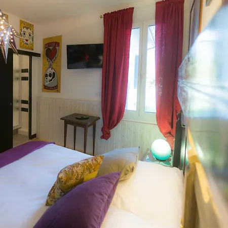 Mamie Jane Hotel